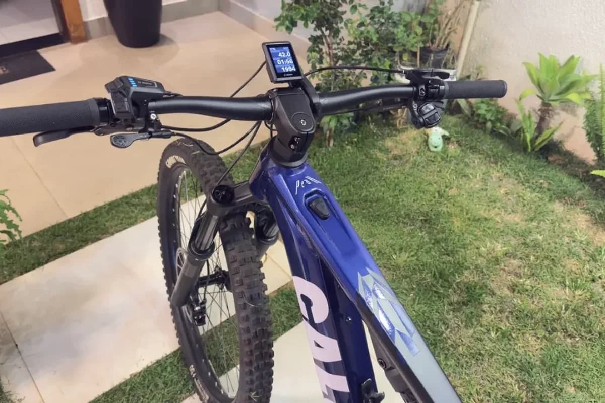 Análise da E-Vibe Peak da Caloi: Potência e Conforto para Aventura em 2026